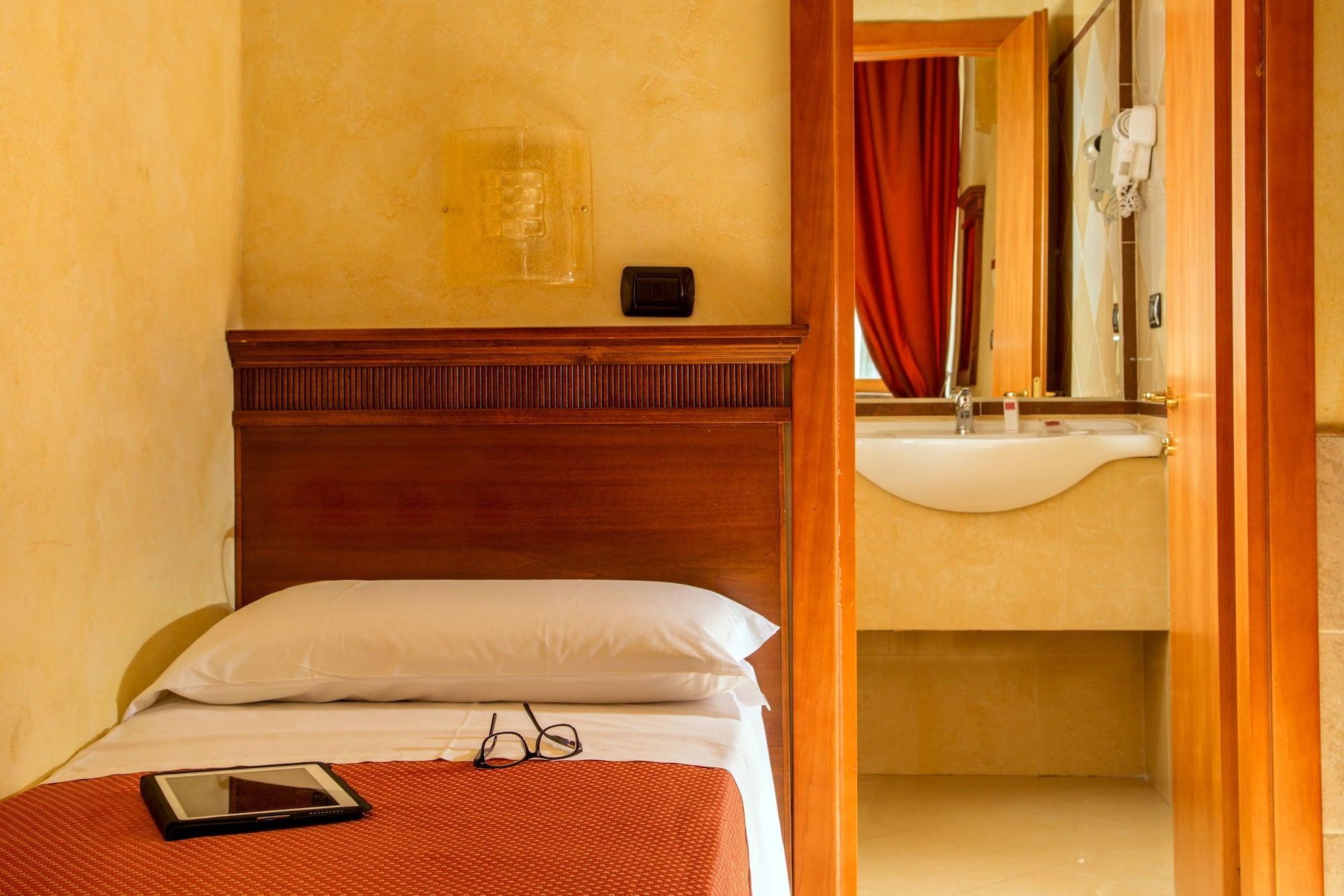 Hotel Luciani โรม ภายนอก รูปภาพ