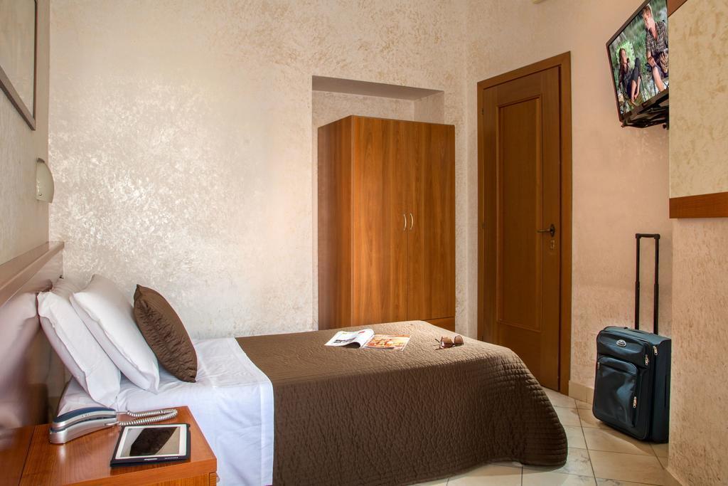 Hotel Luciani โรม ภายนอก รูปภาพ