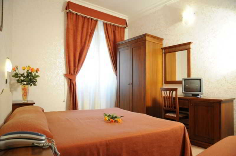 Hotel Luciani โรม ภายนอก รูปภาพ
